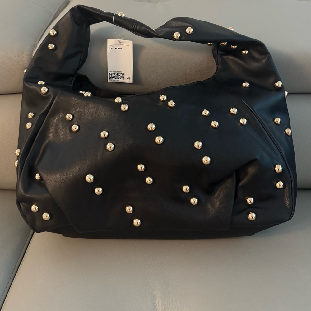 🖤 H&M Black Studded Bag